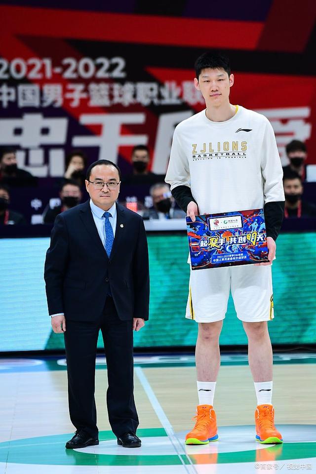 包含陕西男篮全力以赴，取得关键胜利的词条